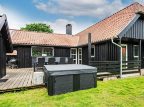 Homely Holiday Home in Juelsminde with Sauna, Sønderby